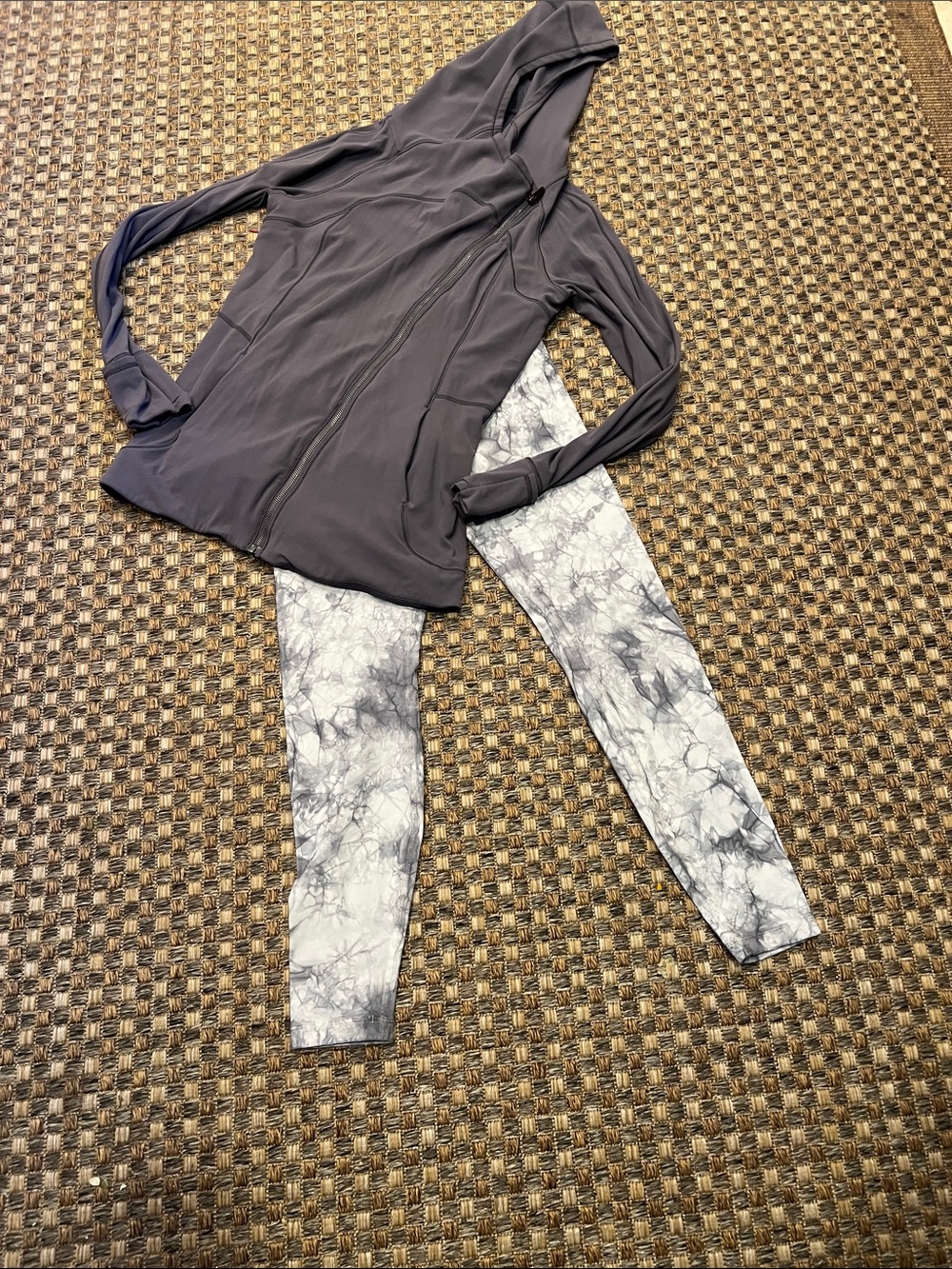 lululemon athletica Light Gray Performance set large
